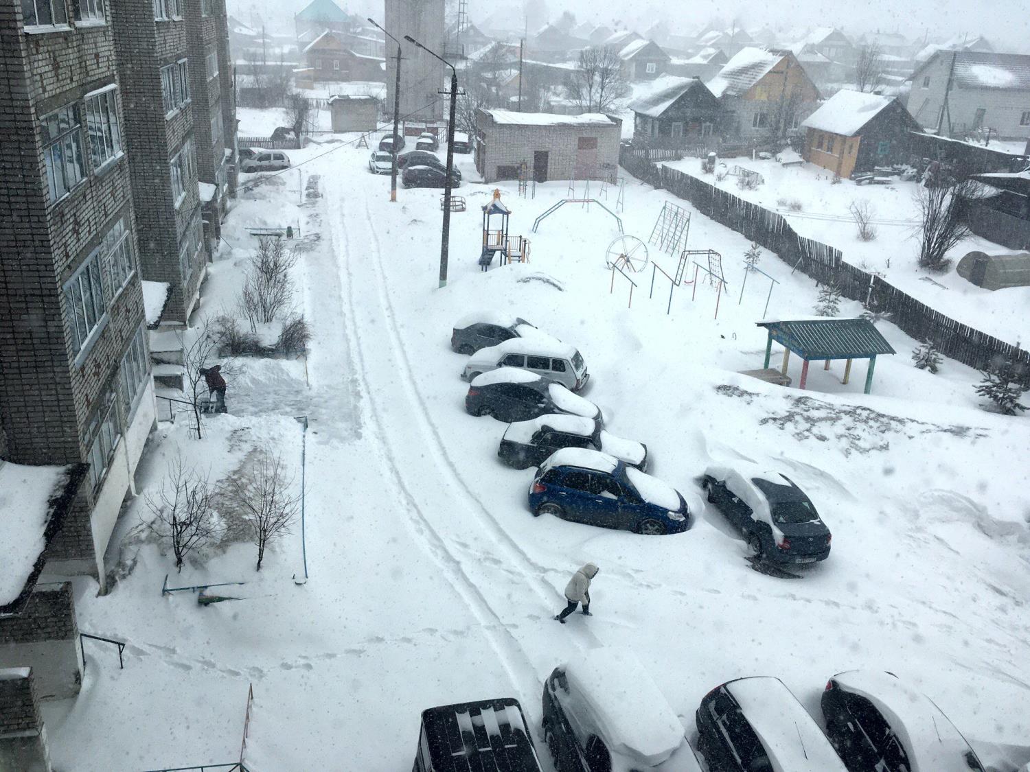 Омутнинск утонул в снегу