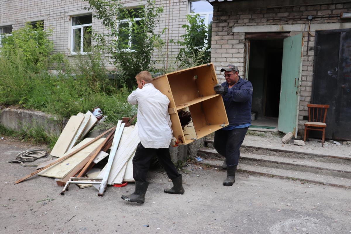 Трудовой десант металлургов