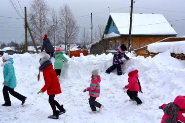 В «Лесозаводском» и «Бамовском» ребята вышли гулять 7