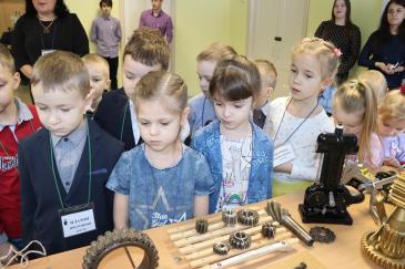 дети детского сада «Сказка», побывали на экскурсии в Вятского государственного университета в Омутнинске 3