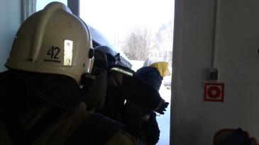 Пожарно-тактические учения проведены на базе детского сада «Колокольчик» в Омутнинске 6
