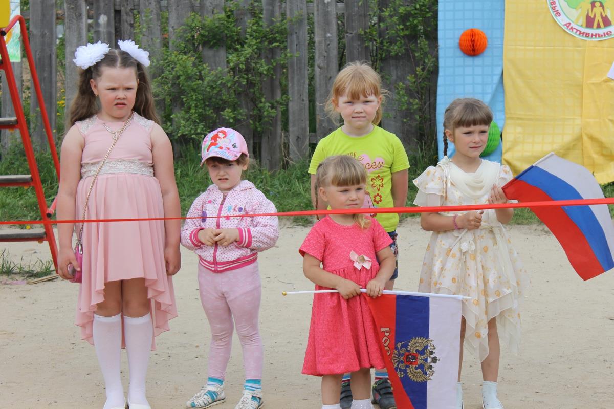 В ТОС «Бамовский» открылась детская площадка