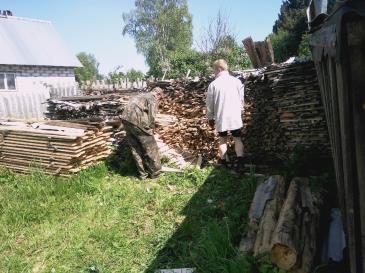 Молодые металлурги оказывают помощь старшим заводчанам 2