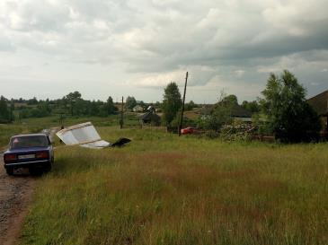 в Черной Холунице разыгралась непогода: дождь, гроза, шквалистый ветер 3