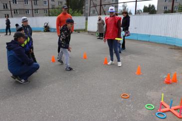 В хоккейной коробке в Омутнинске состоялся праздник «Семья. Традиции. Спорт» 4
