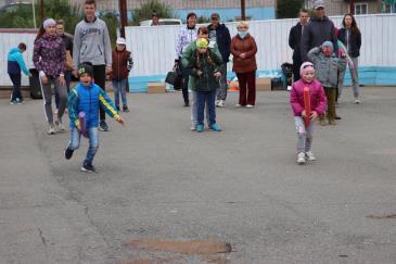 В хоккейной коробке в Омутнинске состоялся праздник «Семья. Традиции. Спорт» 9