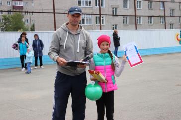 В хоккейной коробке в Омутнинске состоялся праздник «Семья. Традиции. Спорт» 14