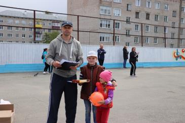 В хоккейной коробке в Омутнинске состоялся праздник «Семья. Традиции. Спорт» 15