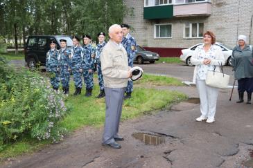 В Восточном состоялось открытие мемориальной доски почетному жителю поселка В.А. Валову 4