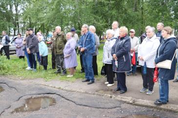 В Восточном состоялось открытие мемориальной доски почетному жителю поселка В.А. Валову 5