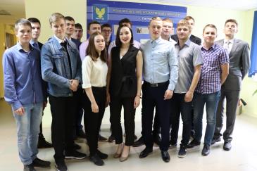 Поздравление студентов и педагогов представительства ВятГУ в Омутнинске с началом нового учебного года 10