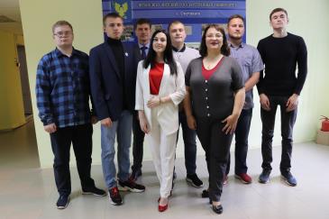 Поздравление студентов и педагогов представительства ВятГУ в Омутнинске с началом нового учебного года 11