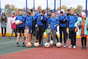 Открытие спортивной площадки, построенной по программе «Газпром – детям» 2