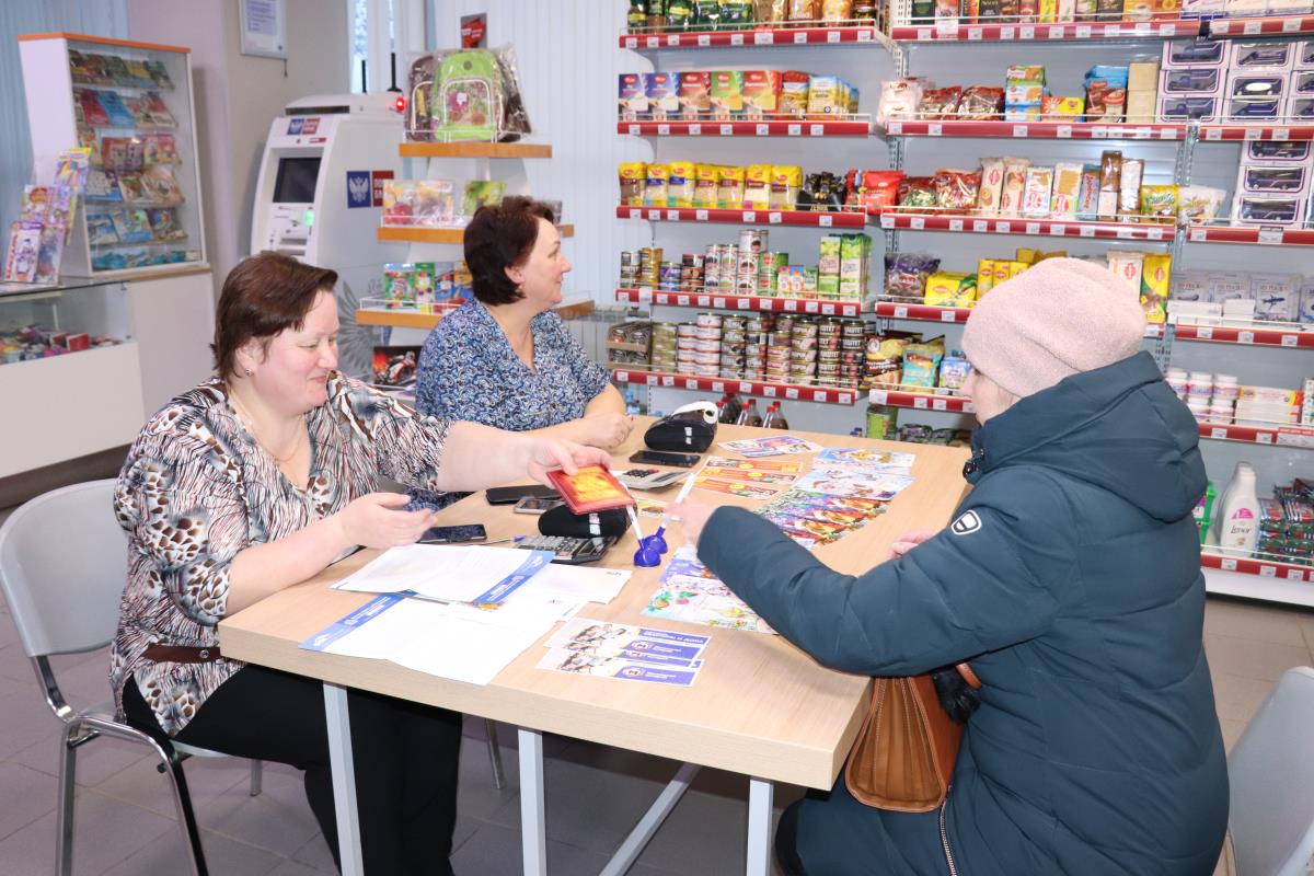 И в дождь, и в снег  преодолевают немалое расстояние / Мой Омутнинск