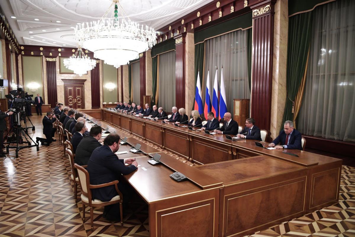 Объявлен полный состав министров правительства РФ