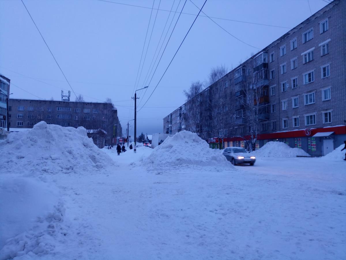 Выше гор могут быть только...