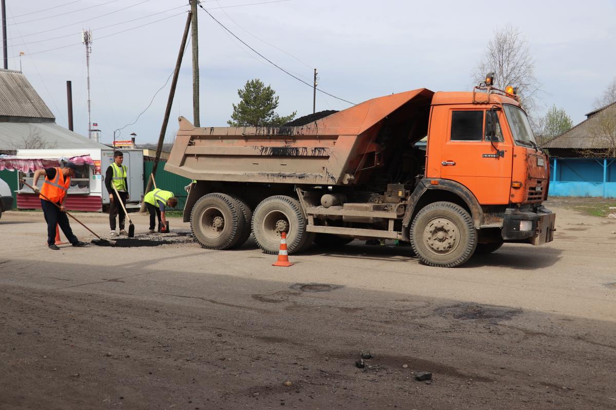 Приступили к ремонту дорог / Мой Омутнинск