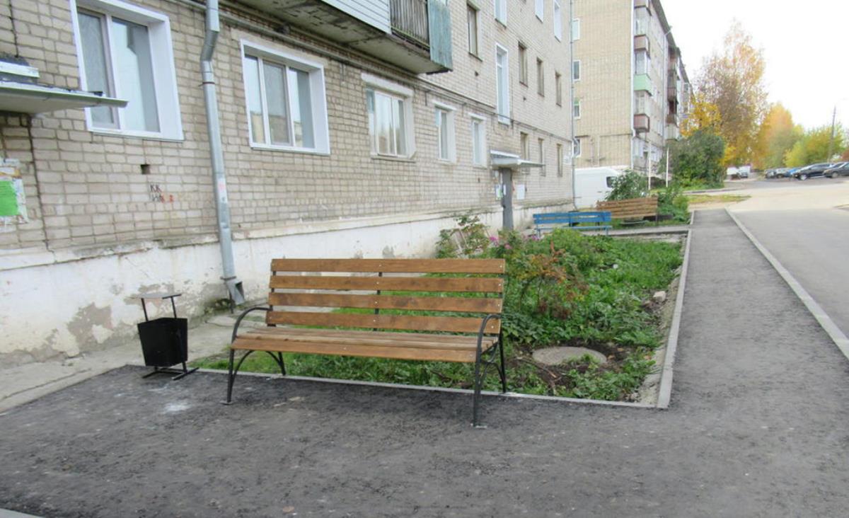 Еще шесть дворов