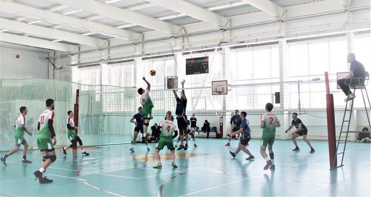 В Омутнинске прошел областной турнир по волейболу