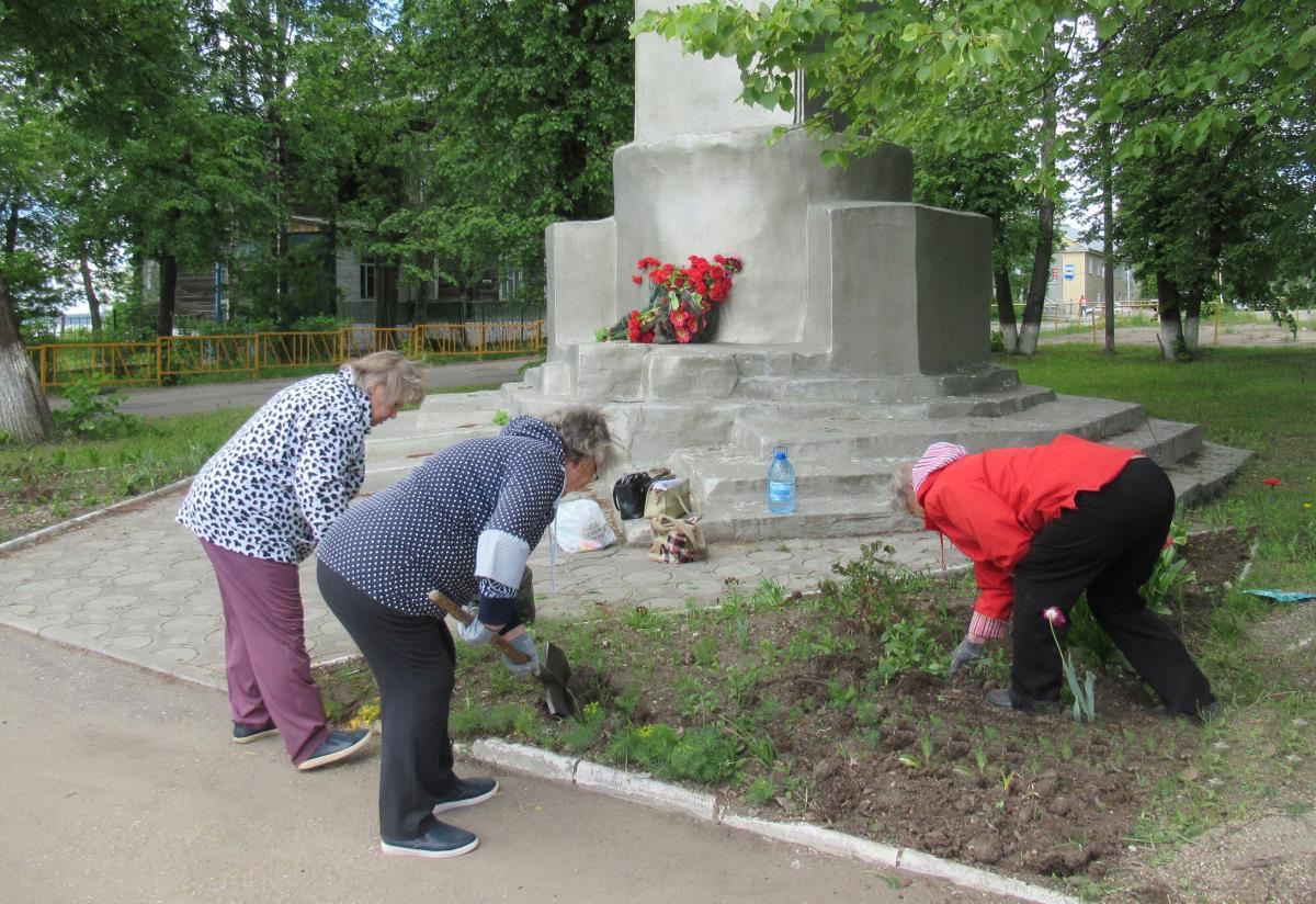 Привели в порядок территорию