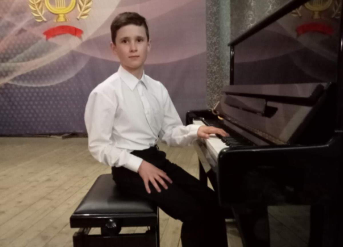 Талантливый музыкант живет в Песковке