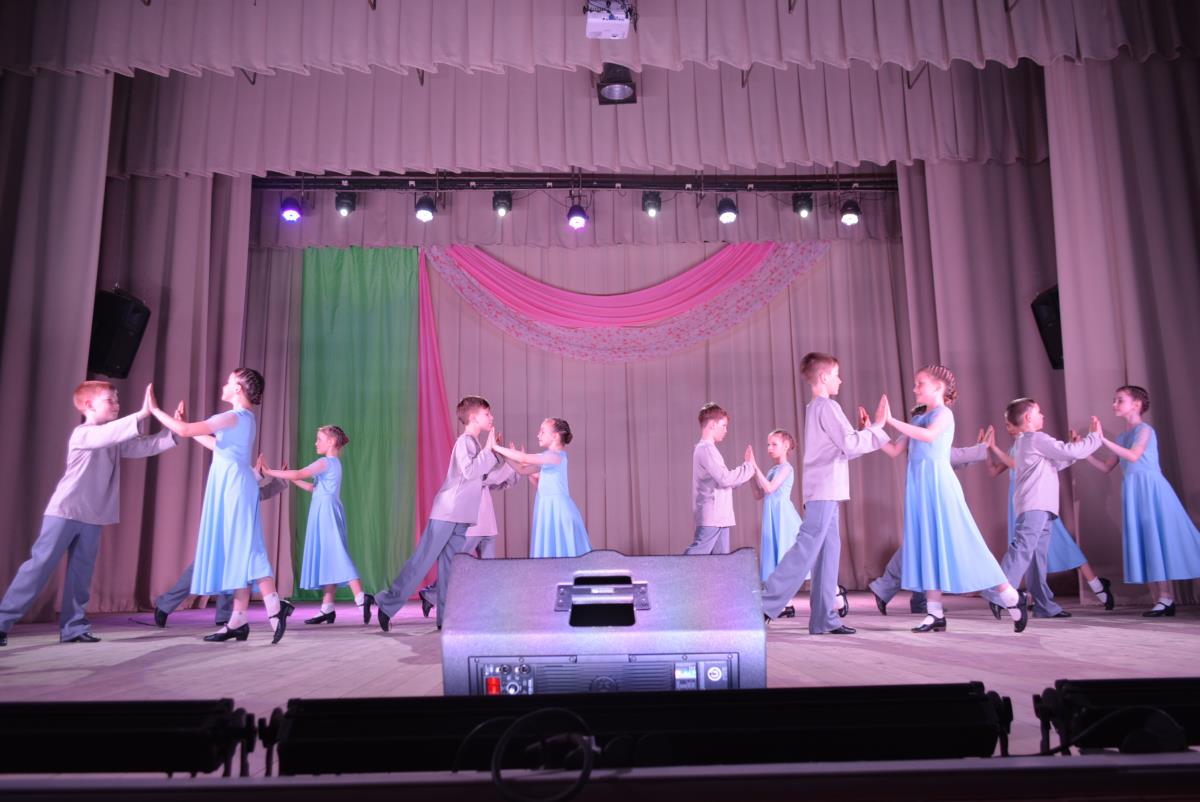 На сцене Дворца культуры «Металлург» состоялся «РЕЗ-КАР-РАД»