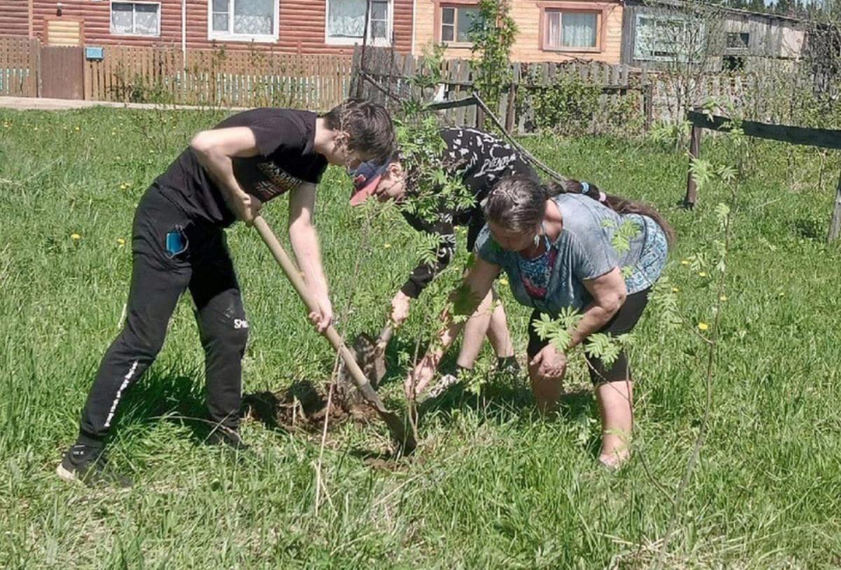 ТОС «п. Бамовский» вышел на субботник