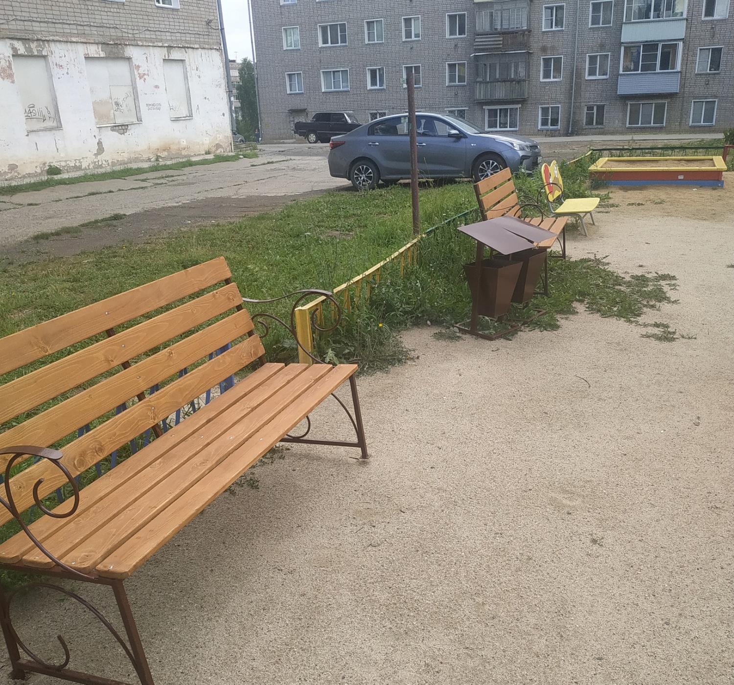ТОС «Пионерский» в Омутнинске продолжает обустраивать двор