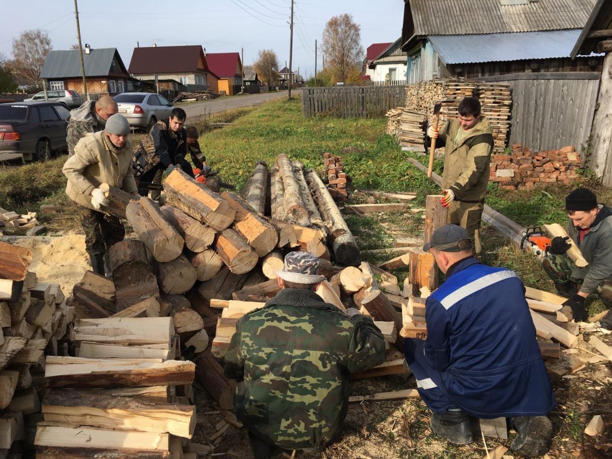 Поддержали семью товарища