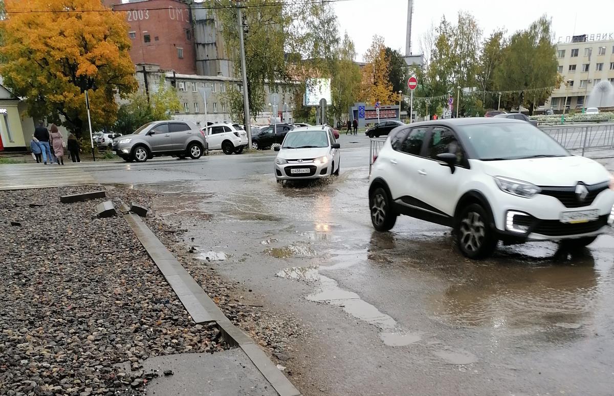 Город «поплыл» в сезон дождей