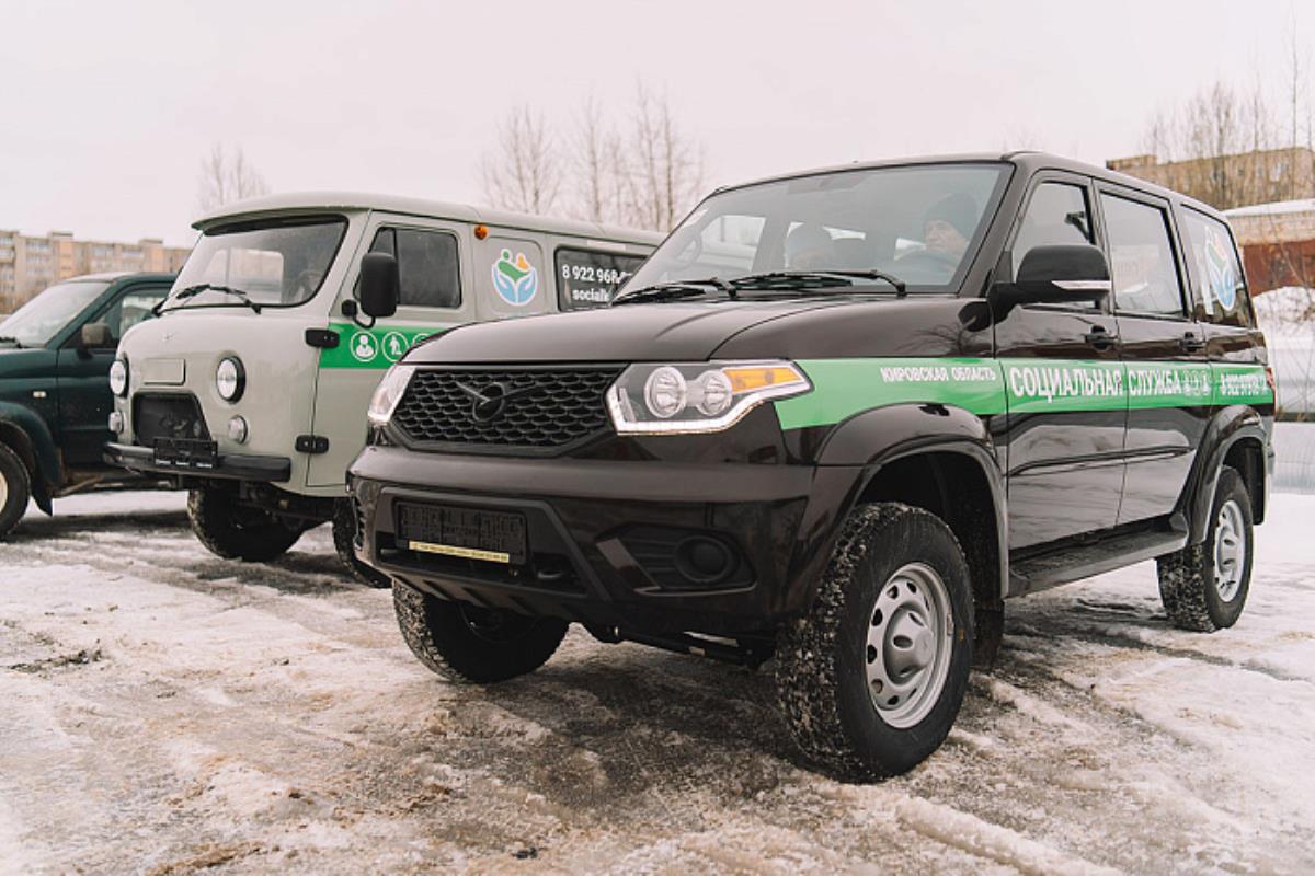 Десять автомобилей для социальных учреждений отправятся в районы  области