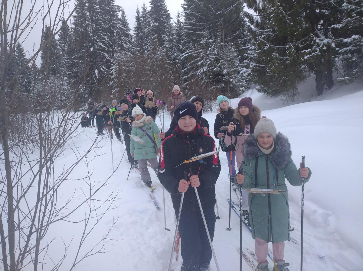 Школьники сходили в зимний поход