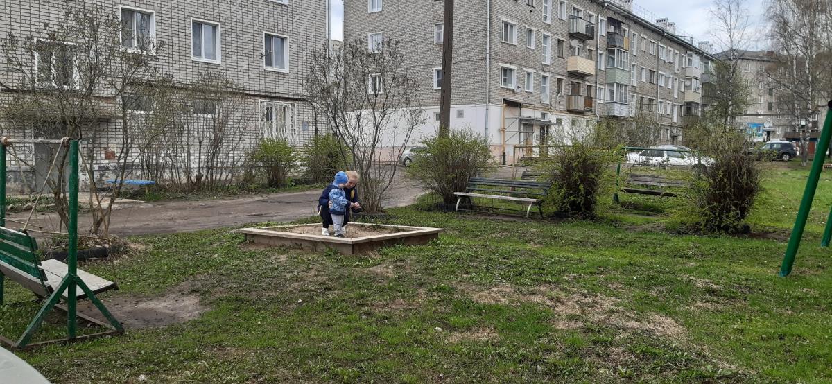 Детская площадка для маленьких жильцов