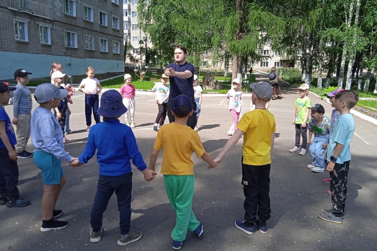 Многое успели в клубе по месту жительства