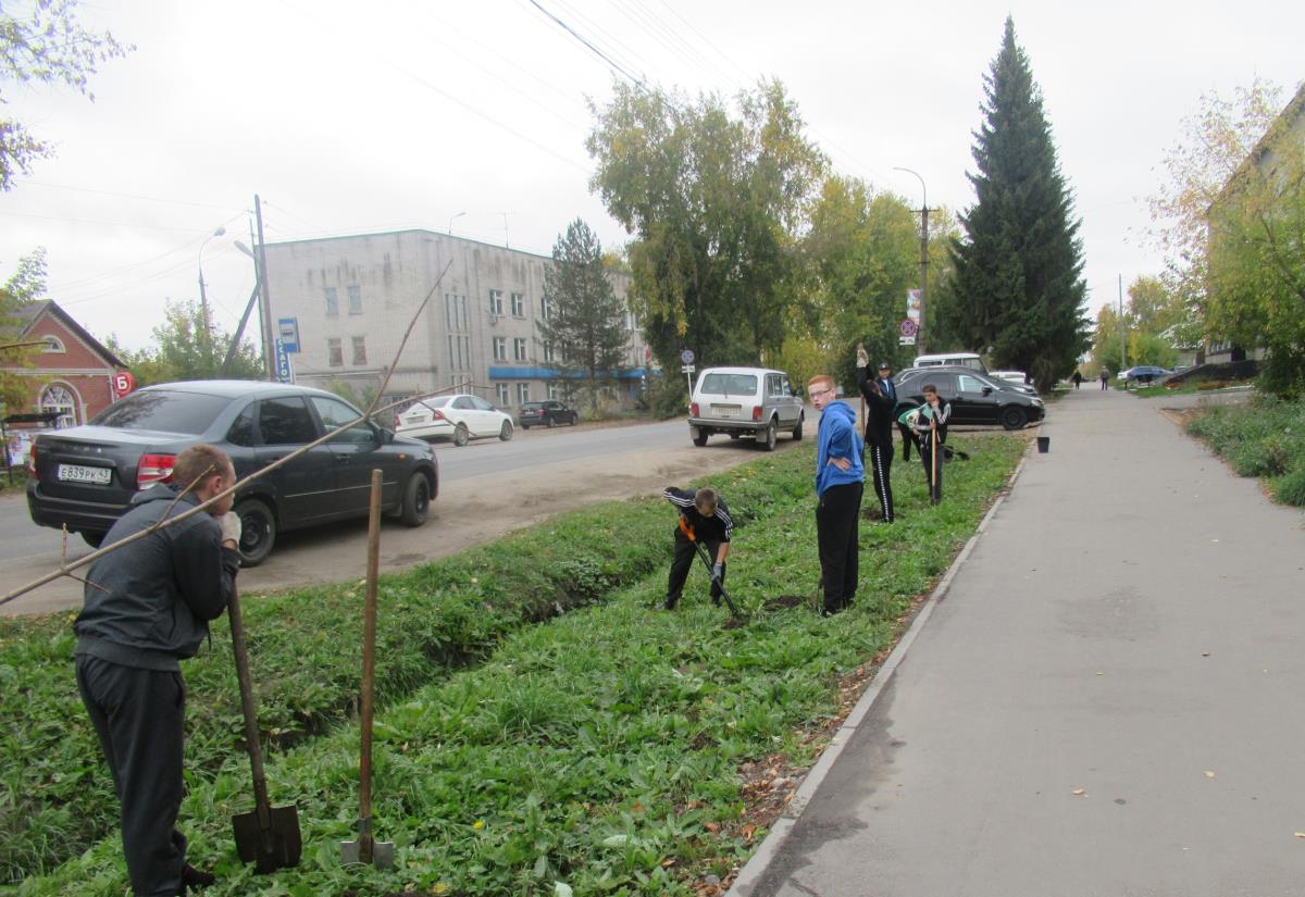 В Омутнинске прошли мероприятия по озеленению