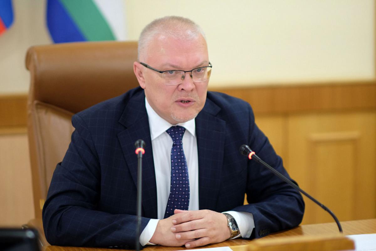 Александр Соколов направил обращения в Прокуратуру и ФАС из-за цен на бензин в Кировской области