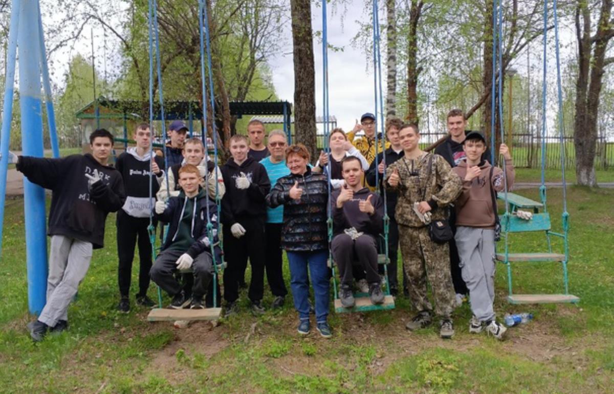 Трудовой десант в лагерь "Колокольчик"