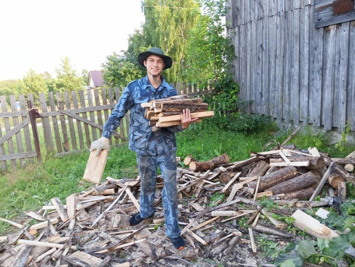 Молодые люди из Омутнинского политехнического техникума продолжают делать добрые дела