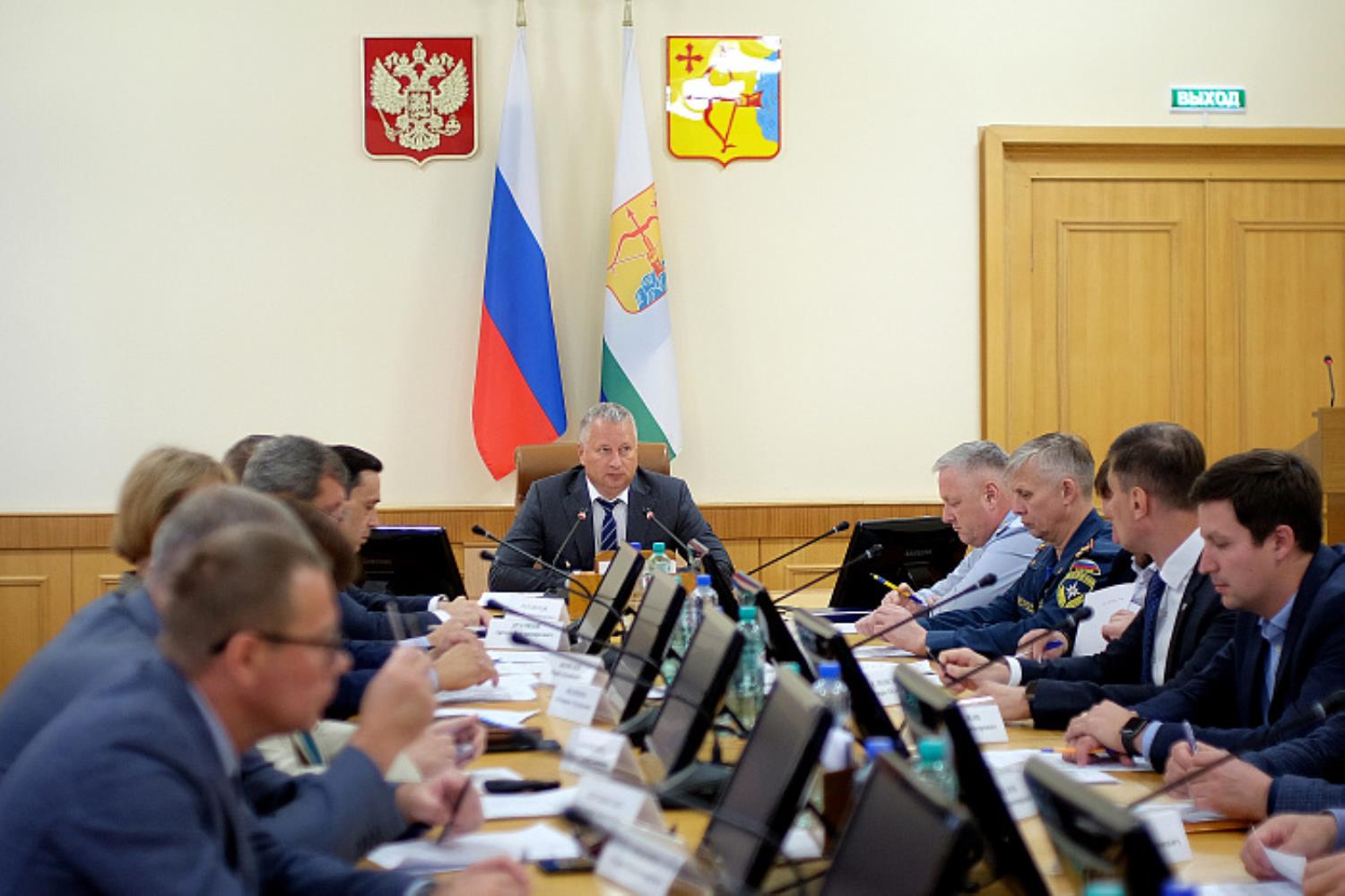 Дорожники готовятся к предстоящему зимнему сезону / Мой Омутнинск