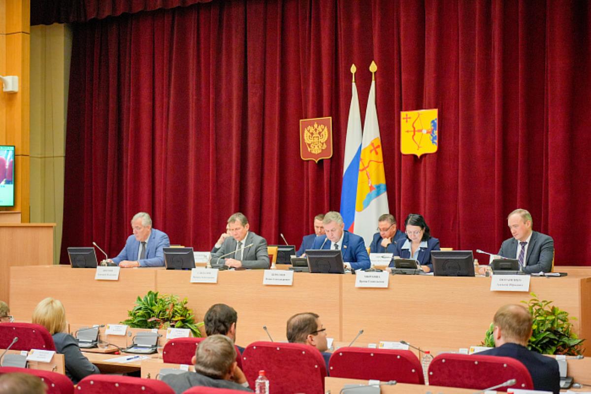 В Законодательном Собрании Кировской области увеличили число депутатов до 45