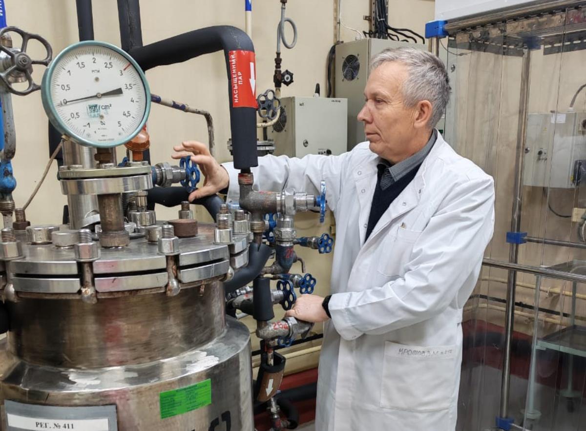 Верен профессии 38 лет