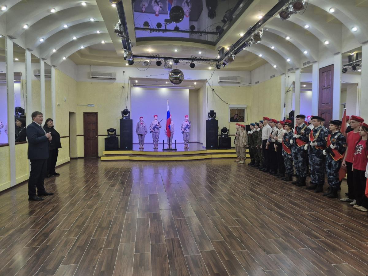 Победу одержала команда "Суворовцы"