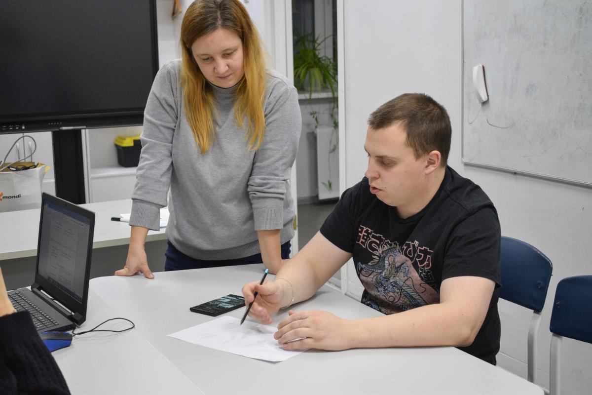 Металлурги воспитывают юных инженеров