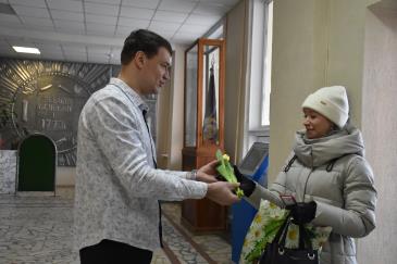 На проходной_21